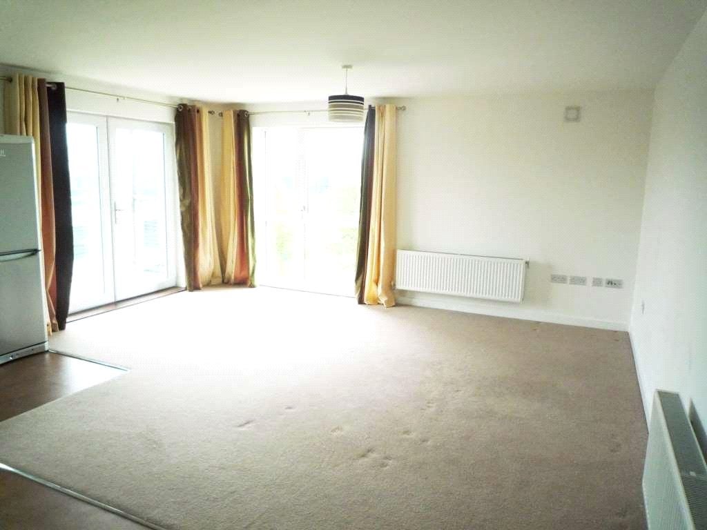 Flat Vickers Lane in Dartford