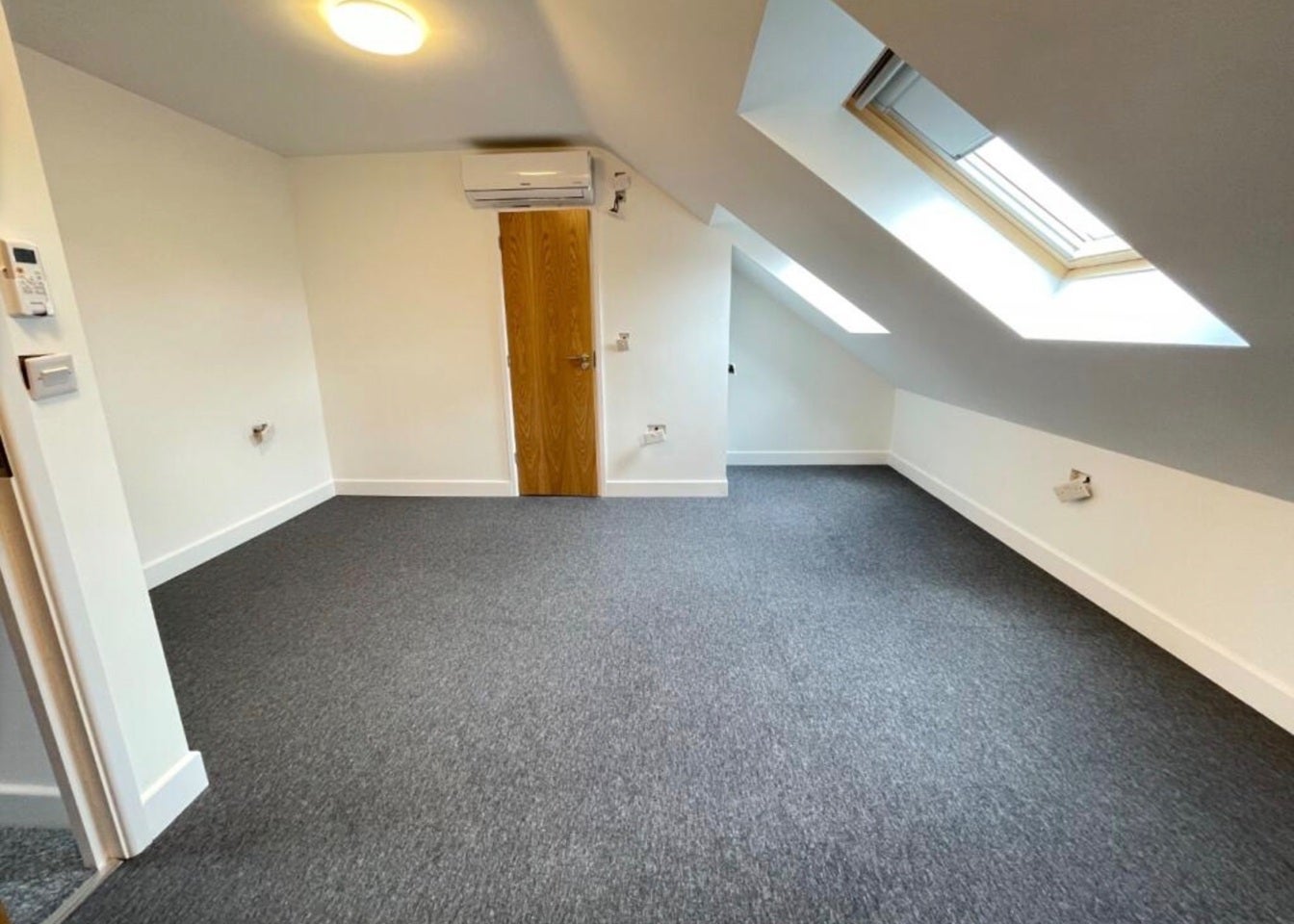Room Marsh Road in Luton