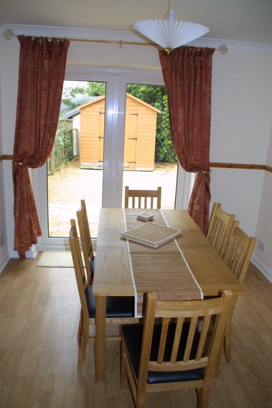Room Northolt Avenue in East Hertfordshire