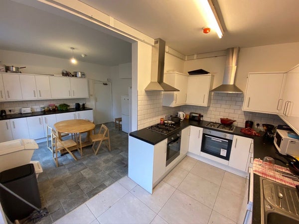 Flat Halton Bank in Salford