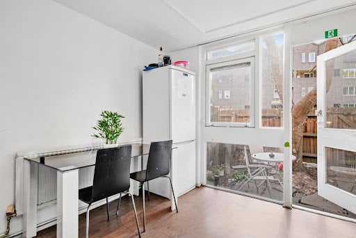 Room Chippenham Road in City of Westminster