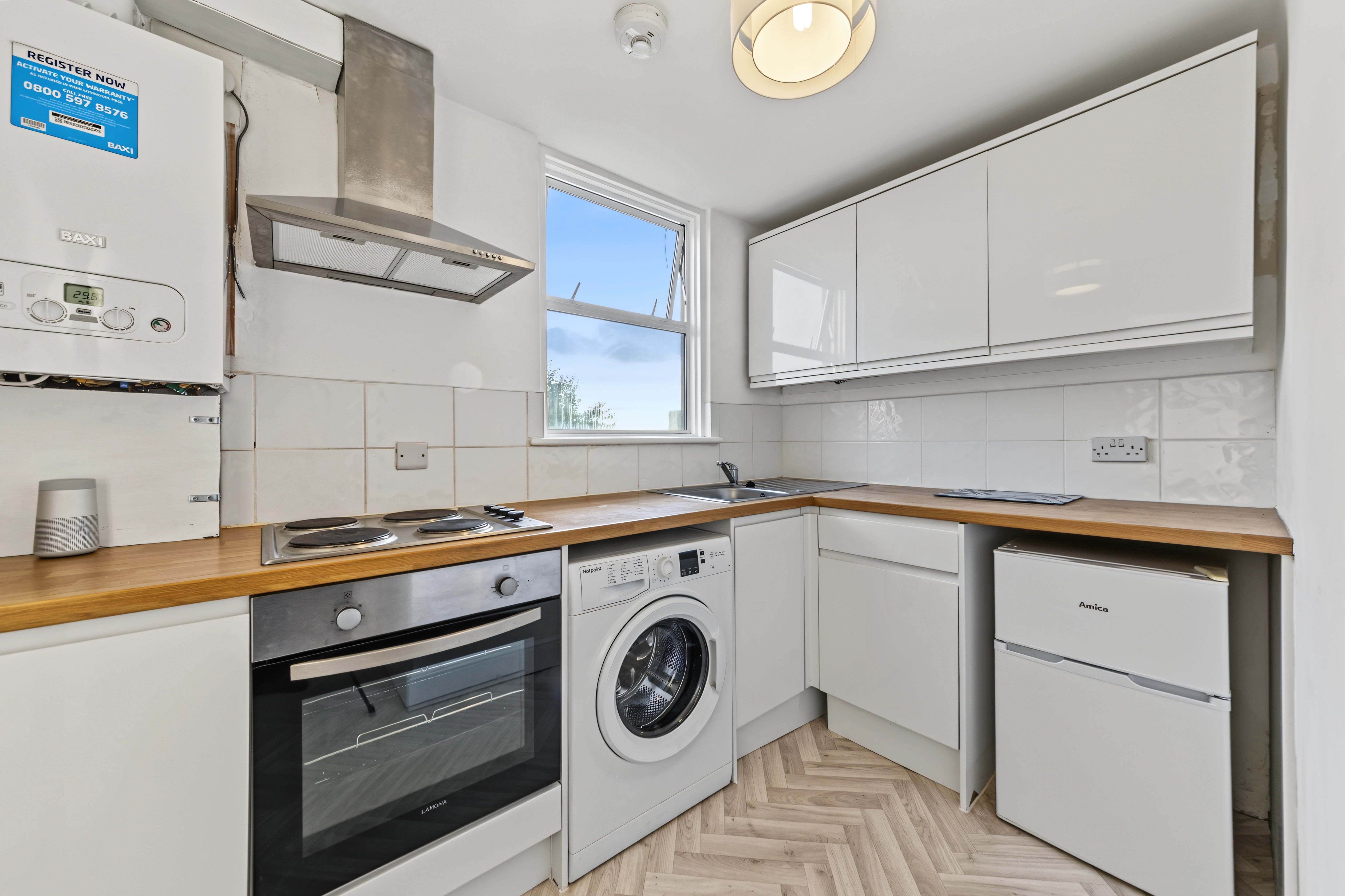 Flat Wellfield Road in Greater London