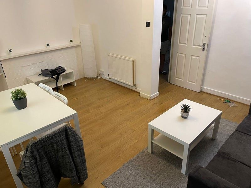 Room Ettrick Street in Greater London
