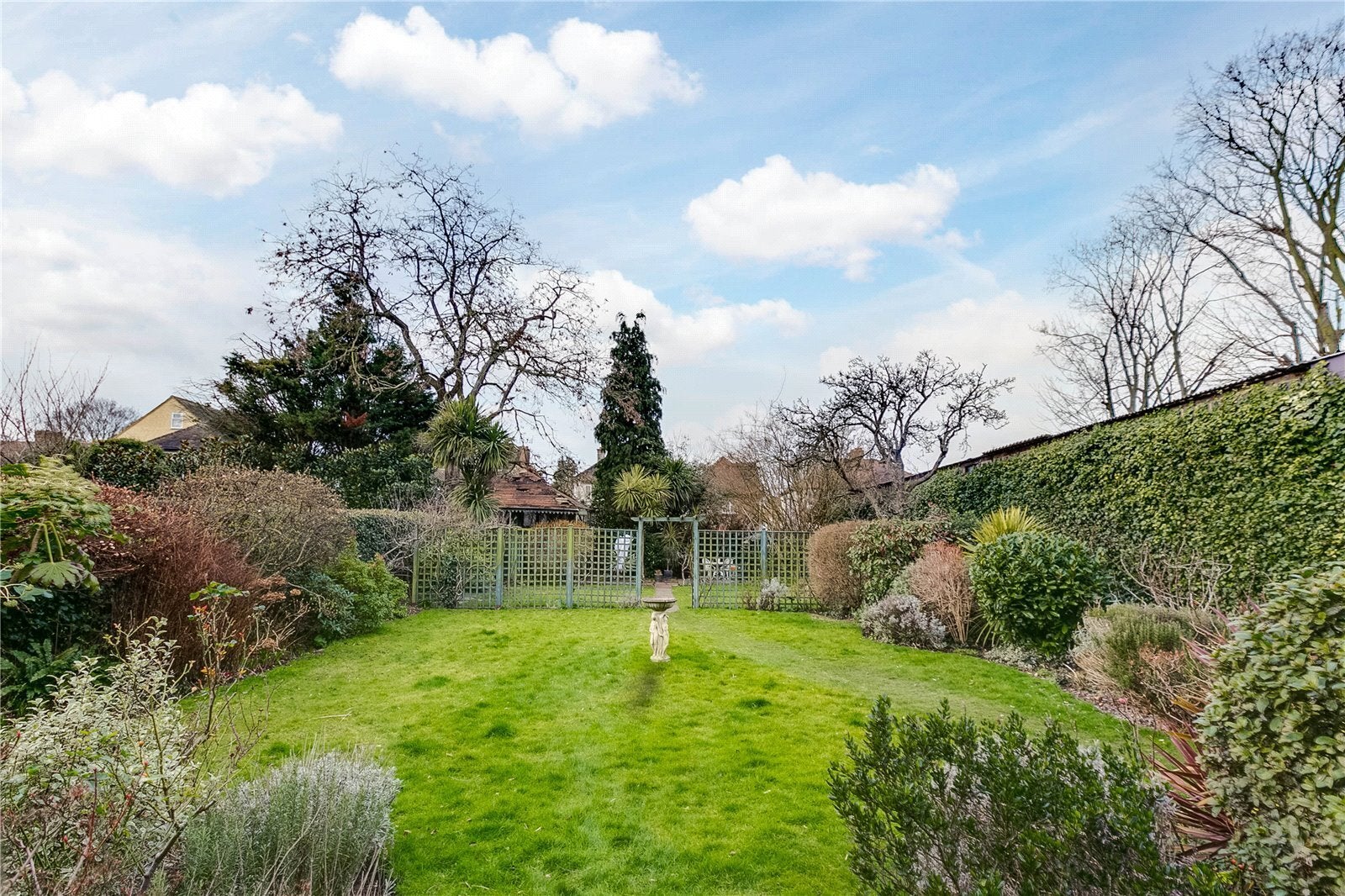 Flat Castelnau in Greater London
