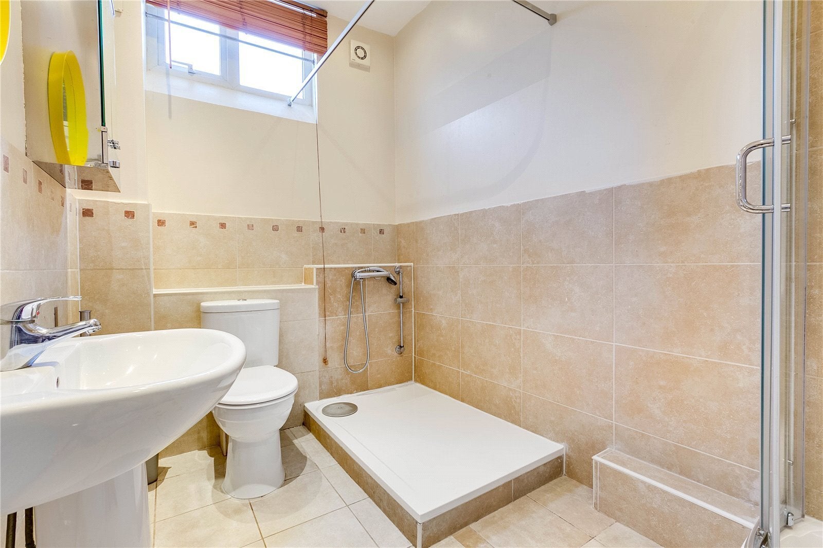 Flat Castelnau in Greater London