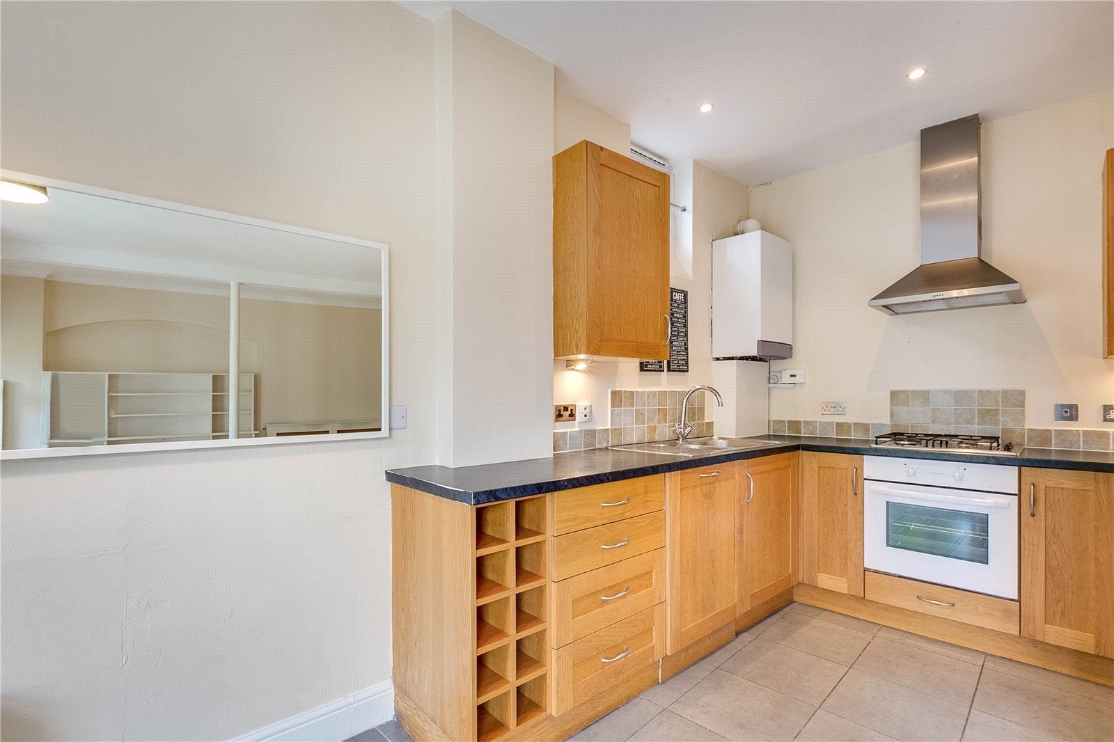 Flat Castelnau in Greater London