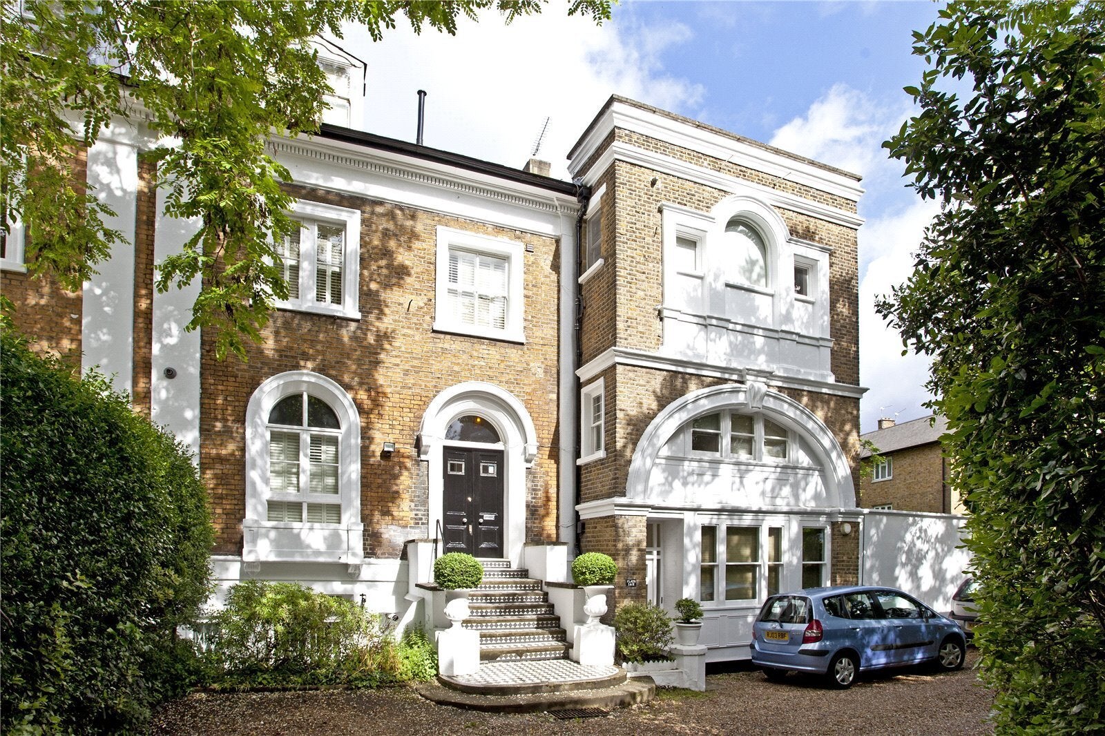 Flat Castelnau in Greater London