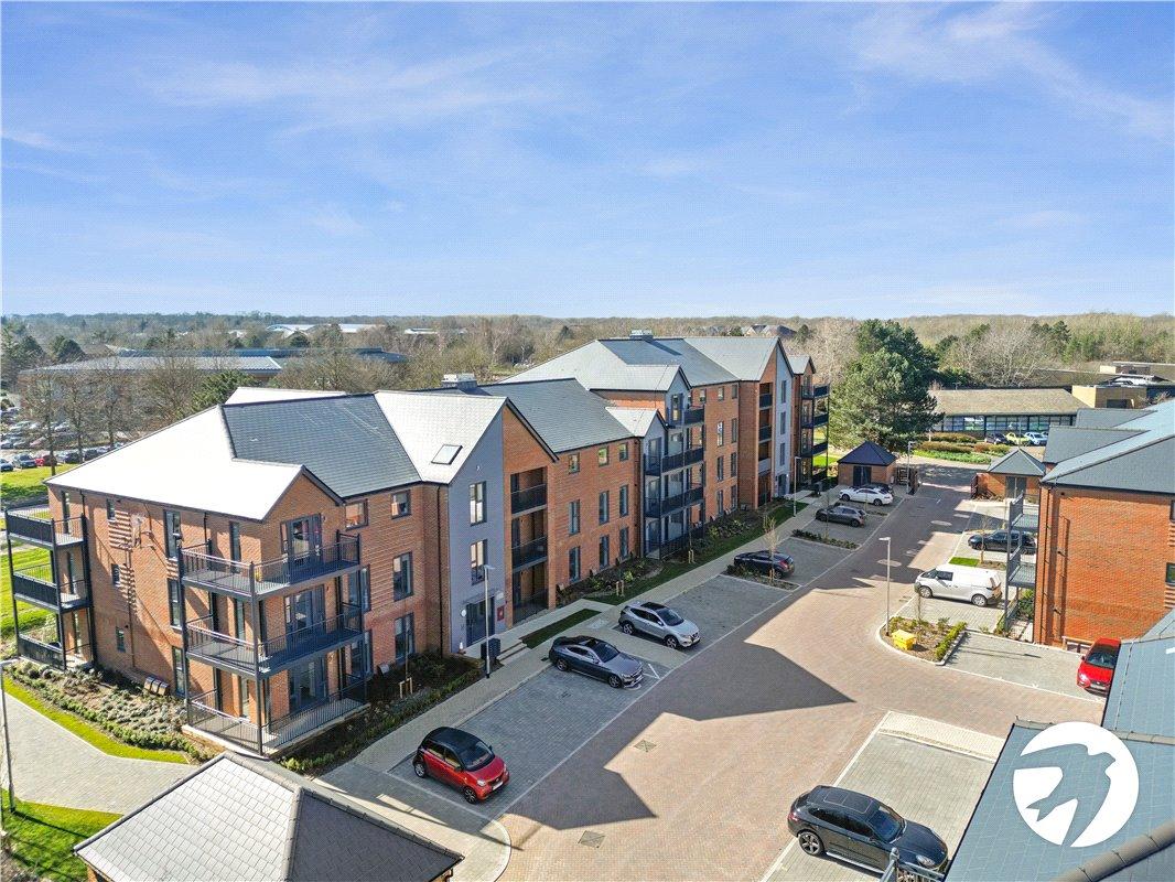 Flat Kings Hill Avenue in Tonbridge and Malling