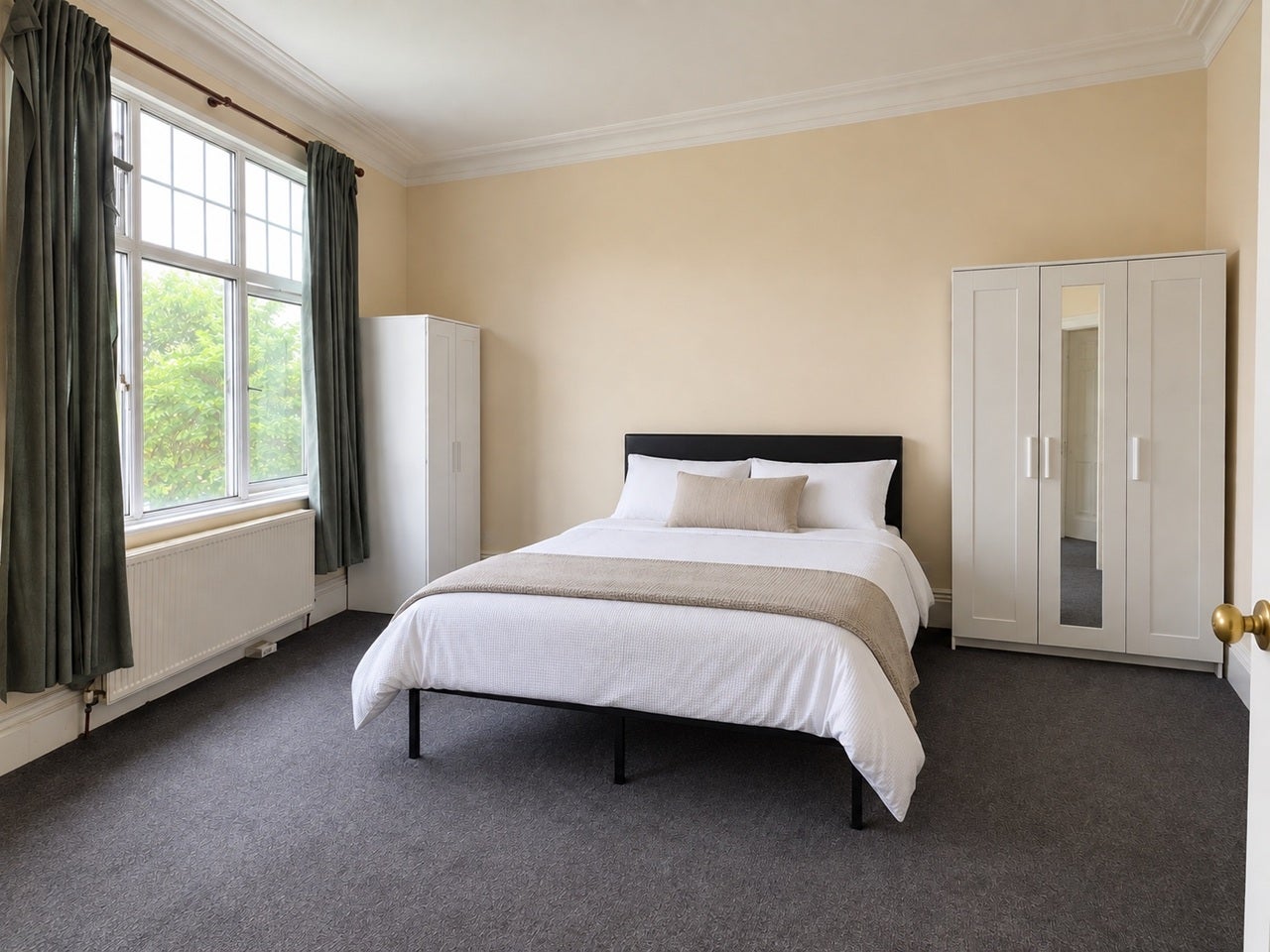 Room Tennison Road in Greater London