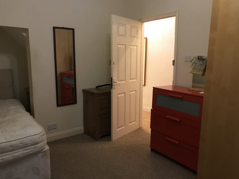 Room Hayward Road in Bristol