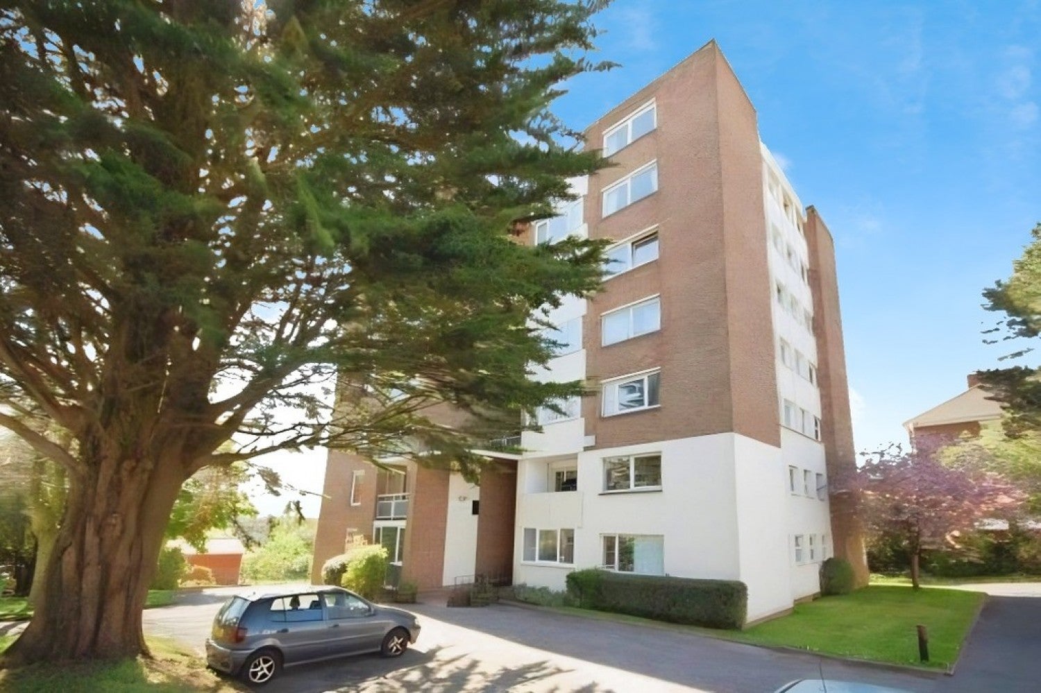 Flat Blackboy Road in Exeter