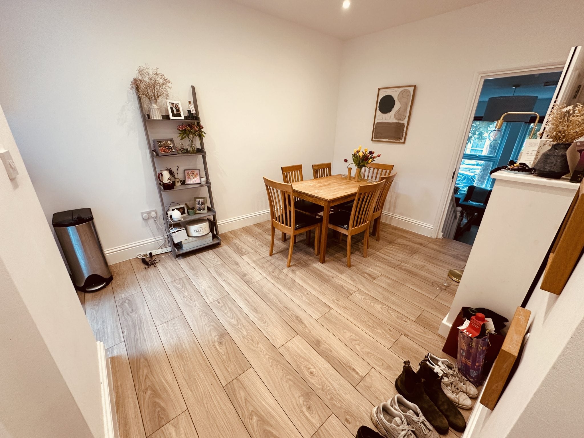 Flat Harberton Road in Greater London