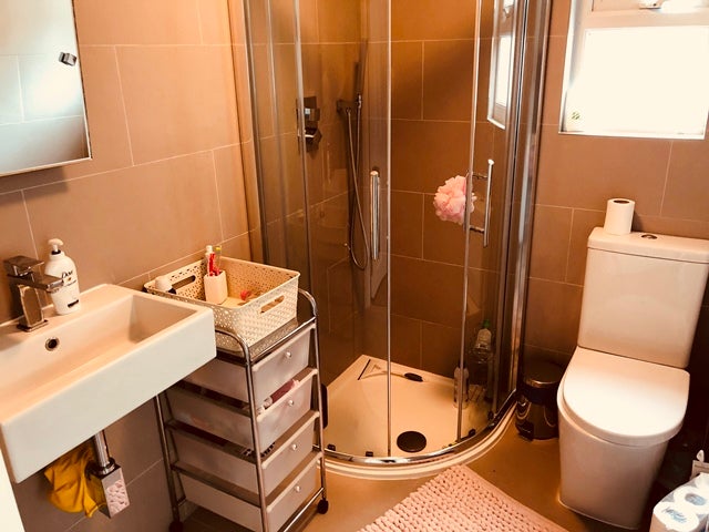 Room Harberton Road in Greater London