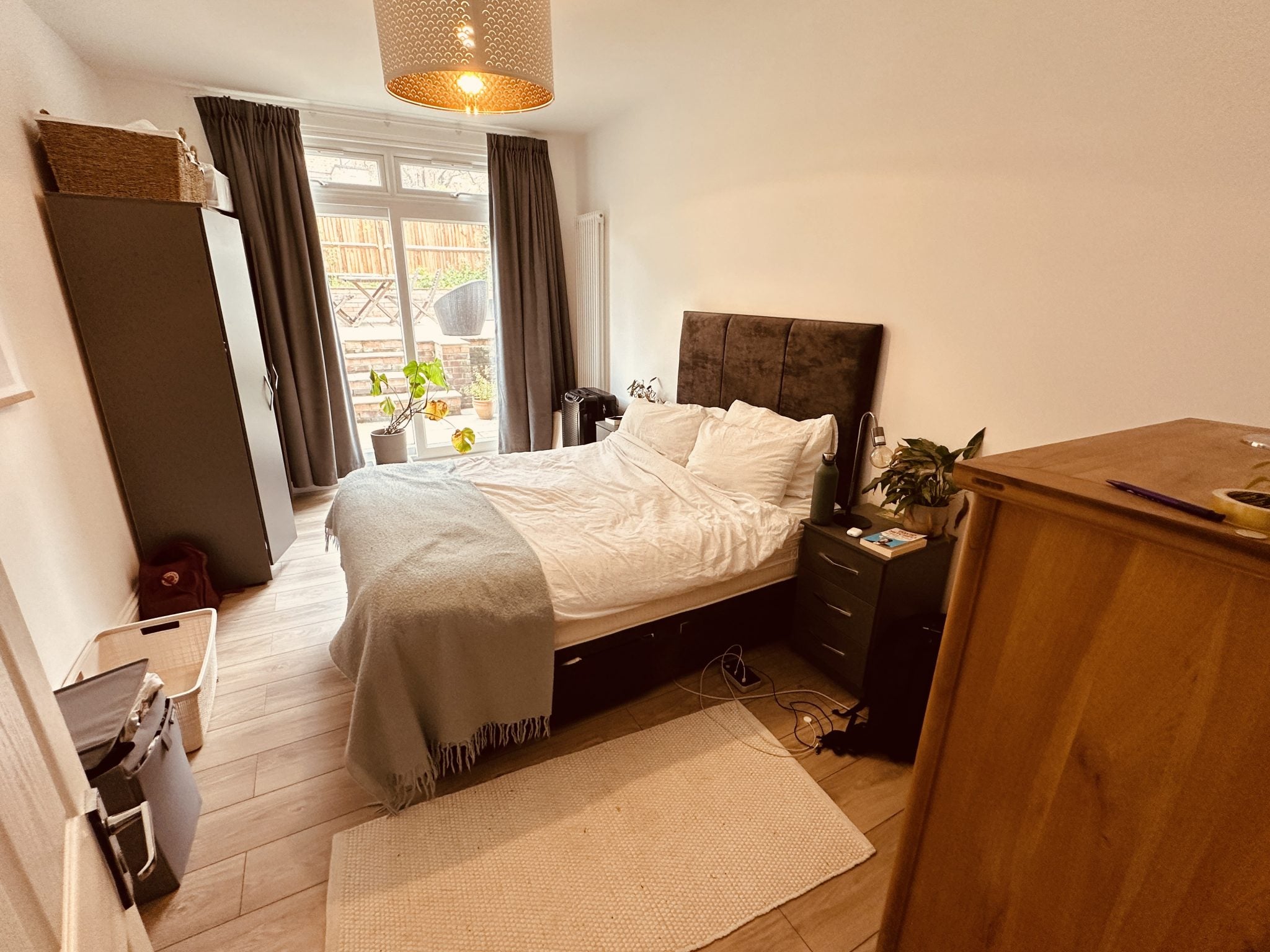 Flat Harberton Road in Greater London