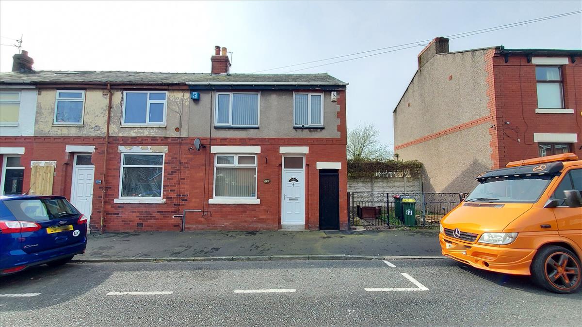 House Shelley Road in Preston