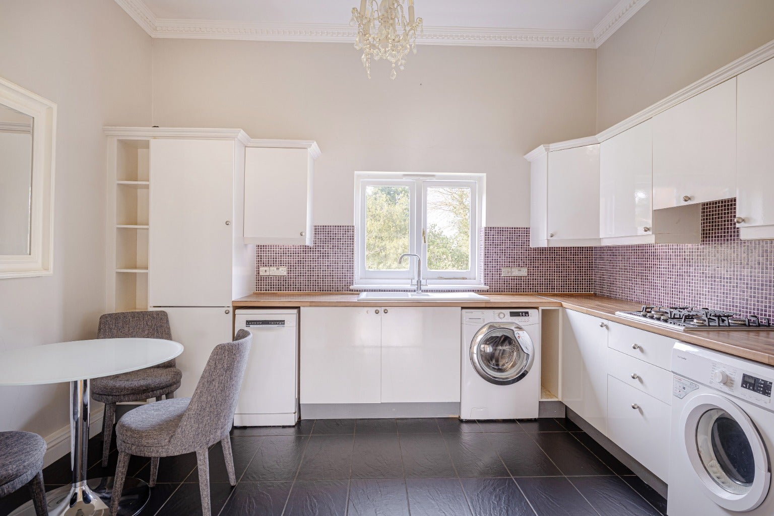Flat Capel Close in Broomfield