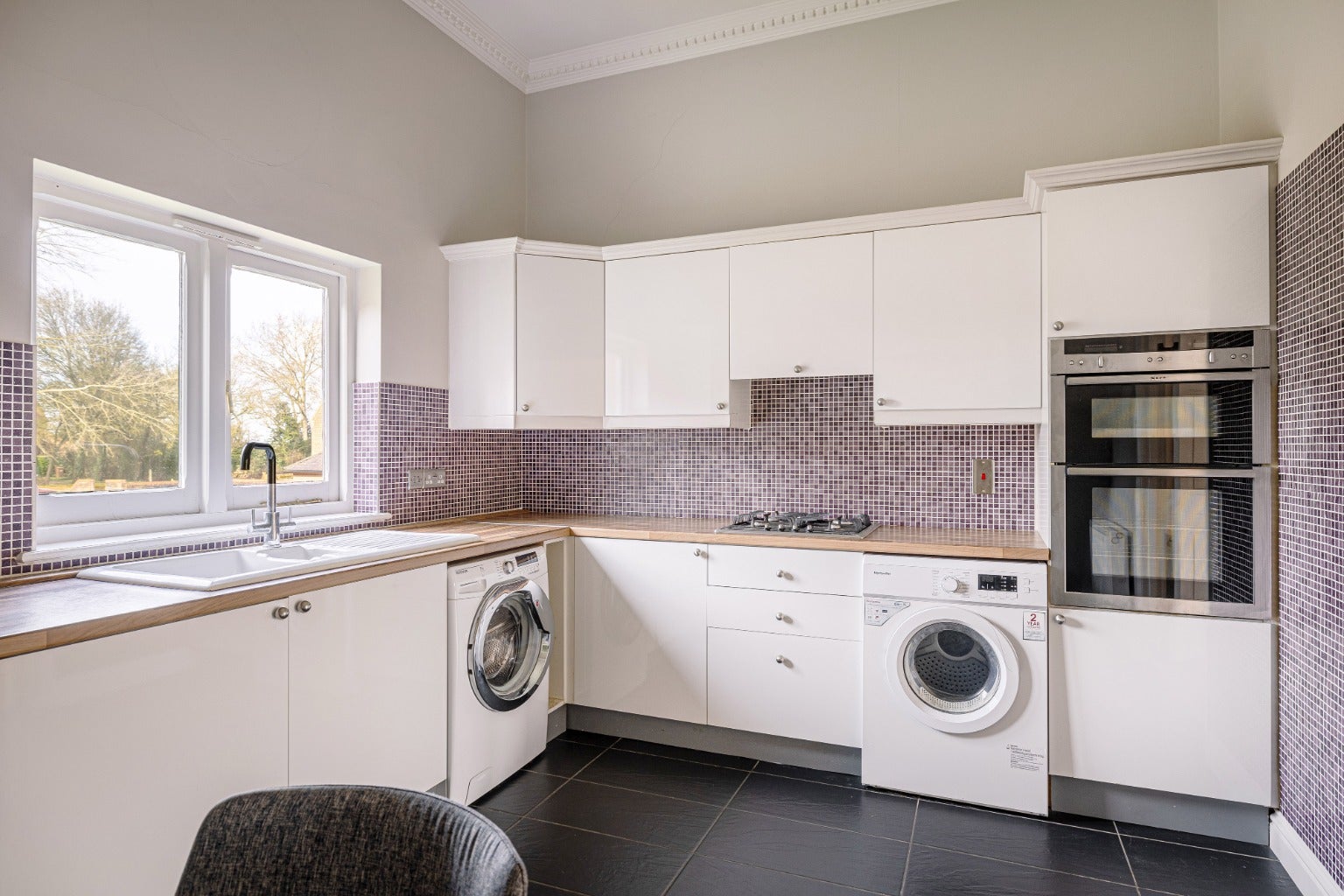 Flat Capel Close in Broomfield