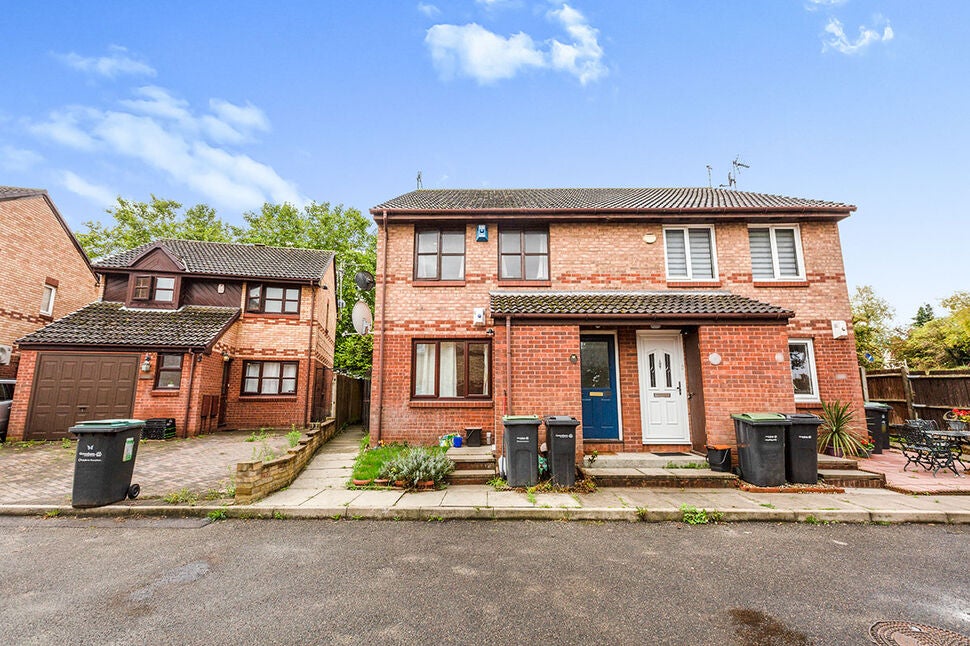 Flat Maypole Road in Gravesham