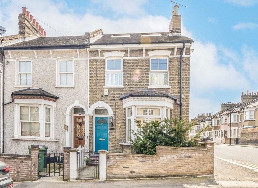 House Brookbank Road in Greater London
