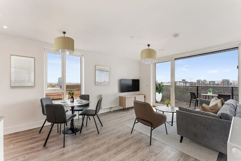 Room Norah Smyth Road in Greater London