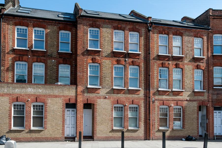 Flat Queenstown Road in Greater London