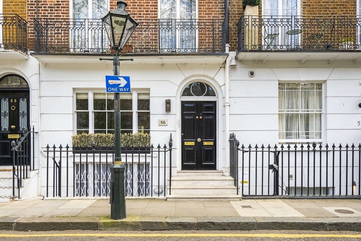 Flat Brompton Square in Greater London