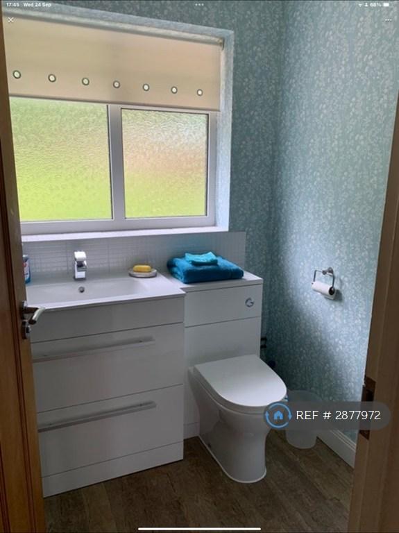 Room Chartwell Drive in Luton
