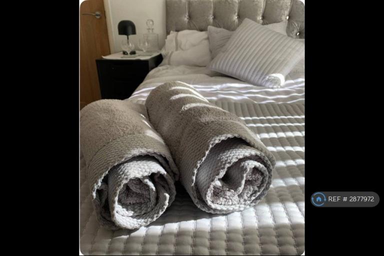 Room Chartwell Drive in Luton