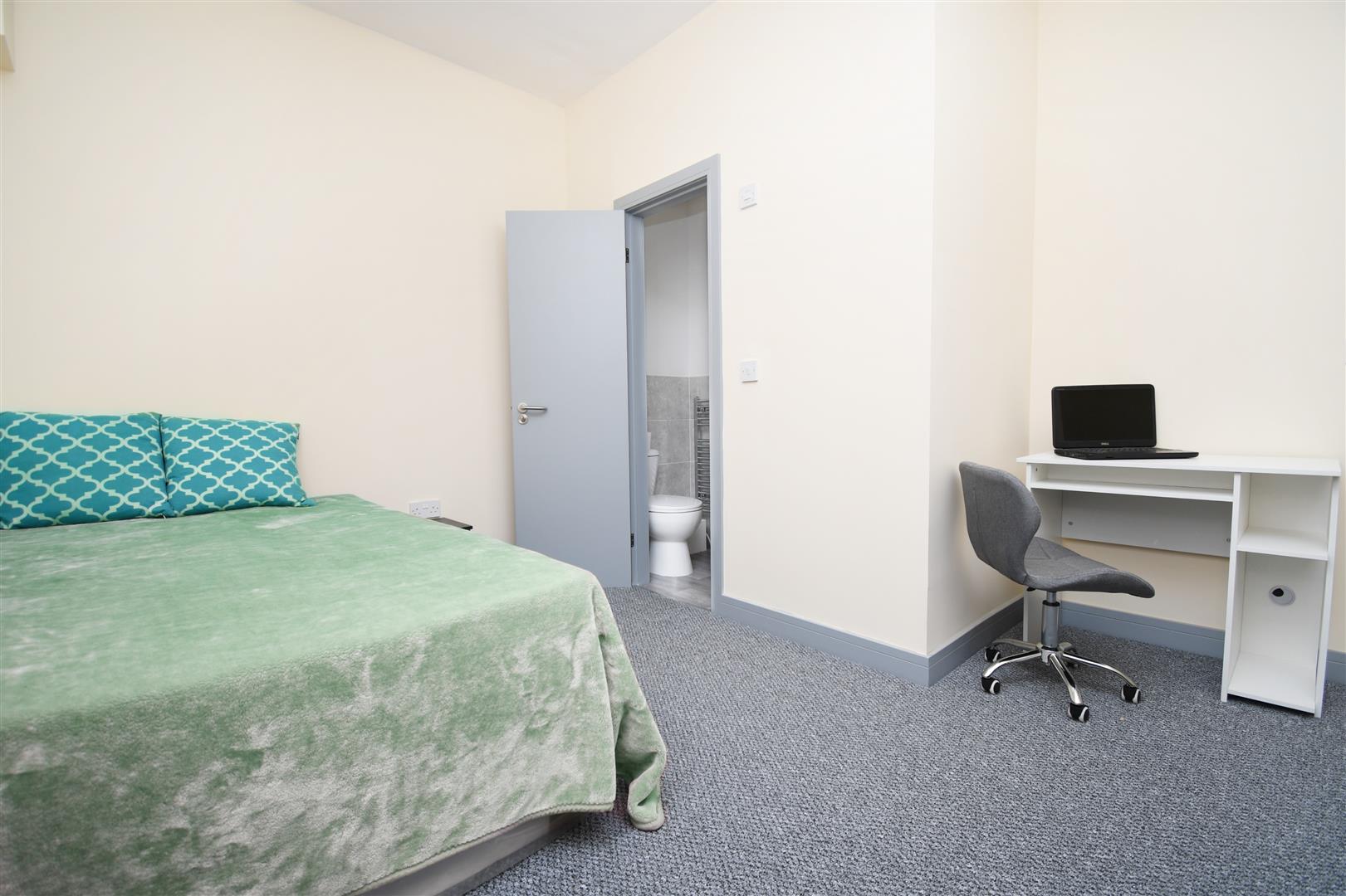 Room Renshaw Street in Burnley