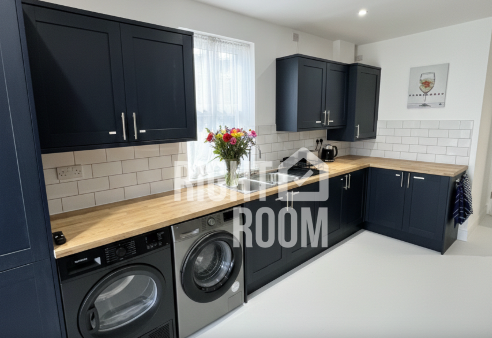 Room Mayfield Road in Portsmouth