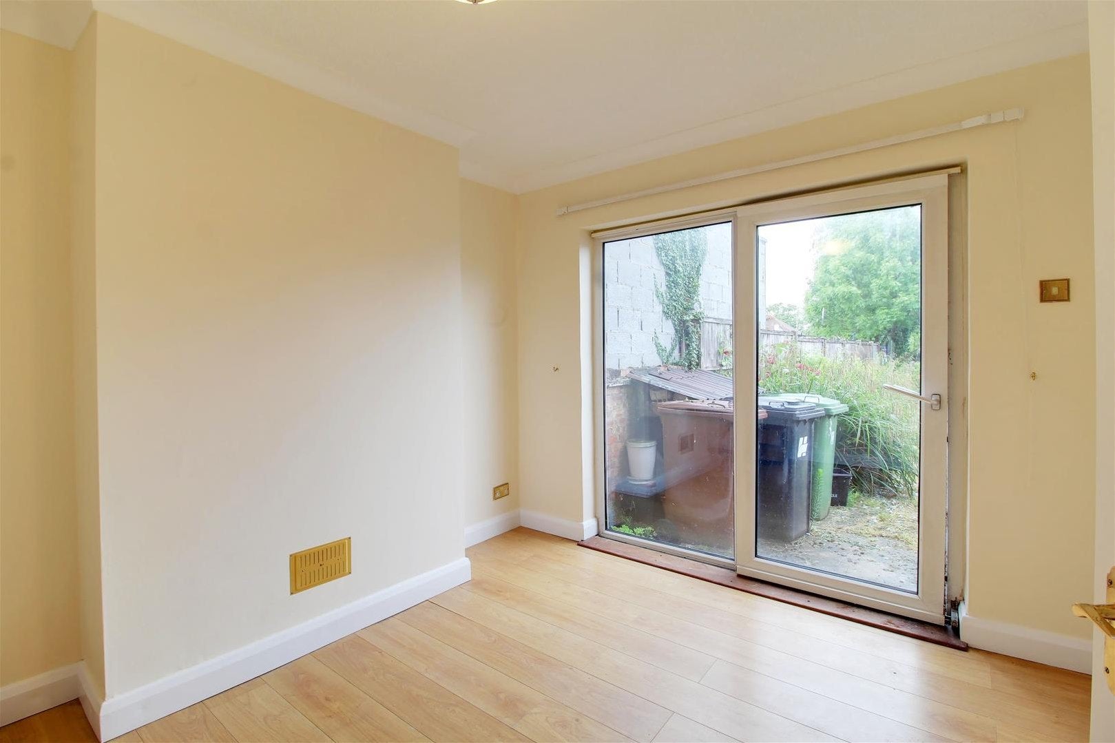 House Cambridge Drive in Hertsmere