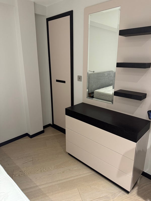 Room Holmes Road in Greater London