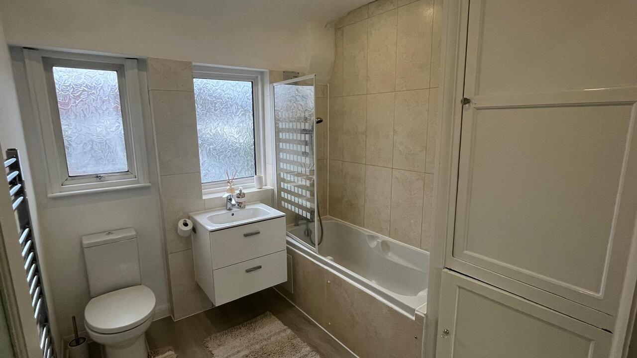 Flat Rhyl Road in London