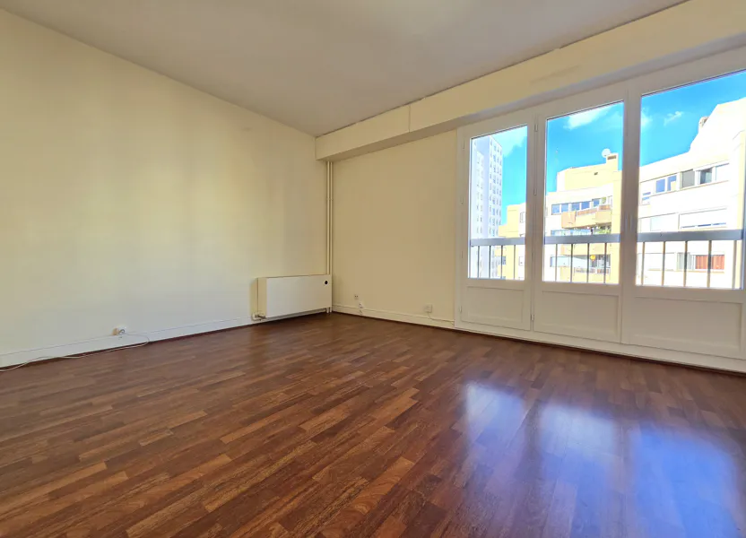 Flat Rue Jean Jaurès in Vanves