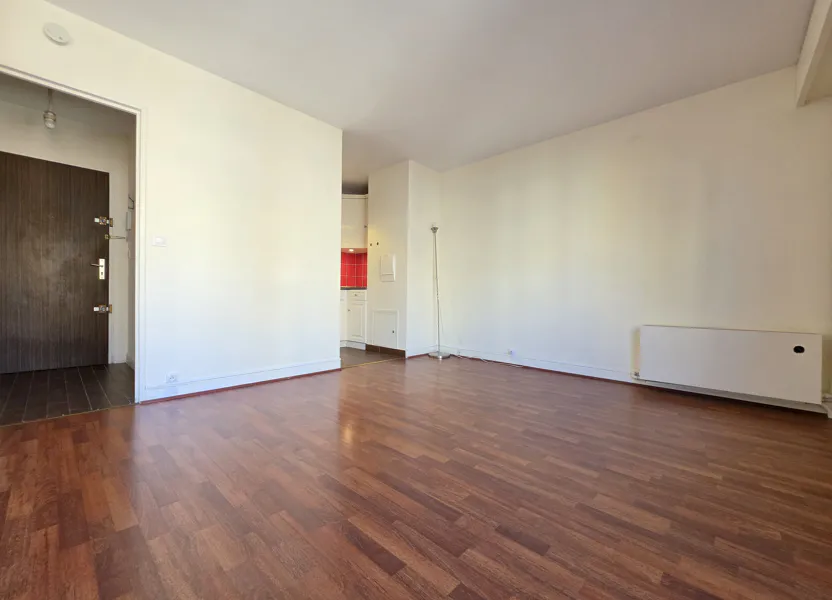 Flat Rue Jean Jaurès in Vanves