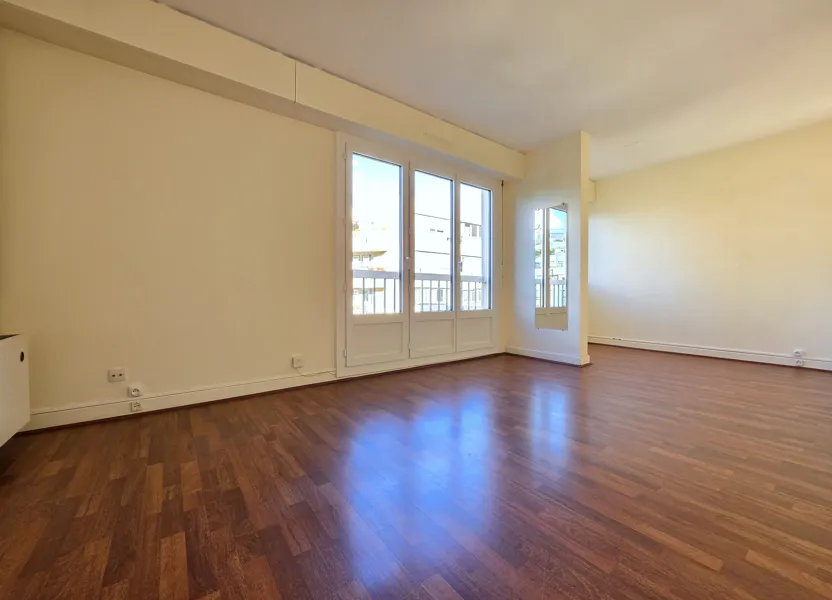 Flat Rue Jean Jaurès in Vanves