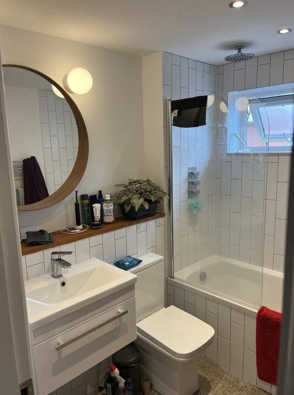 Room Upper Chorlton Road in Trafford