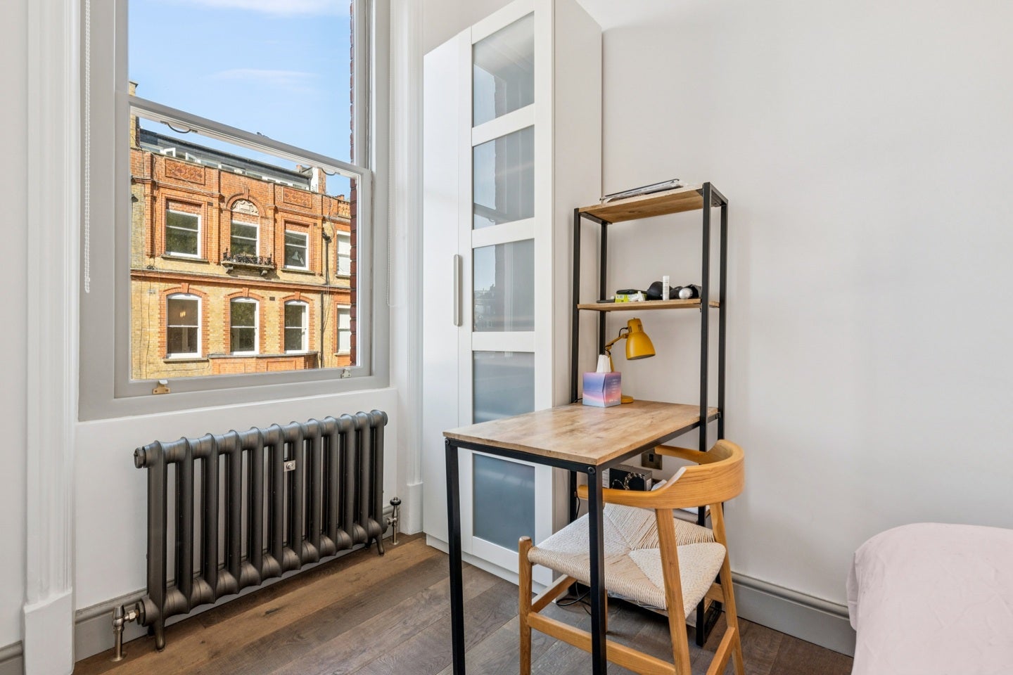 Flat Bramham Gardens in Greater London