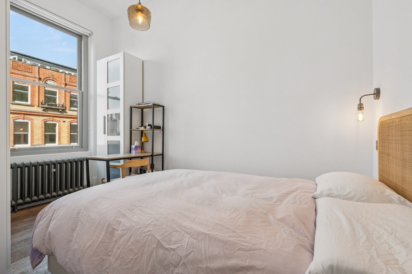Flat Bramham Gardens in Greater London