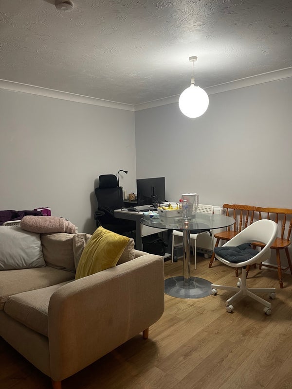 Room Whitley Mead in Harry Stoke