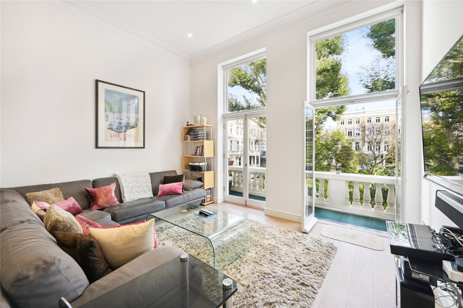 Flat Earl's Court Square in Greater London