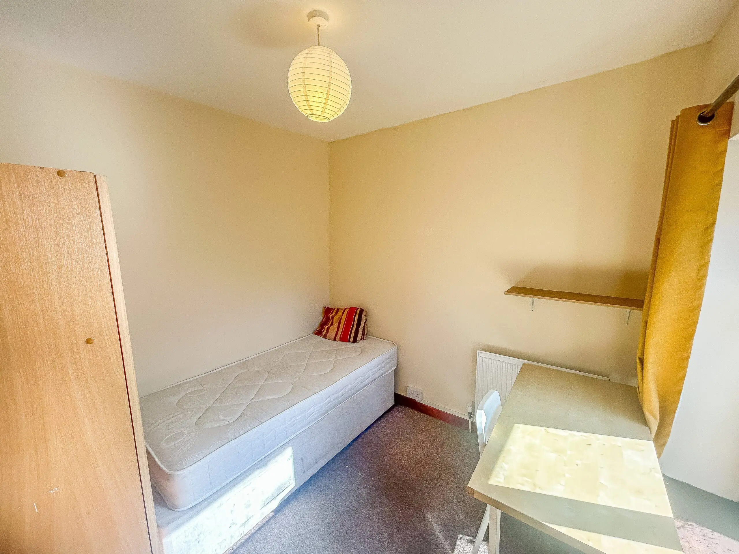 Flat Stow Hill in Pontypridd
