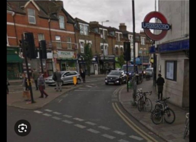 Flat Sheldrick Close in Greater London
