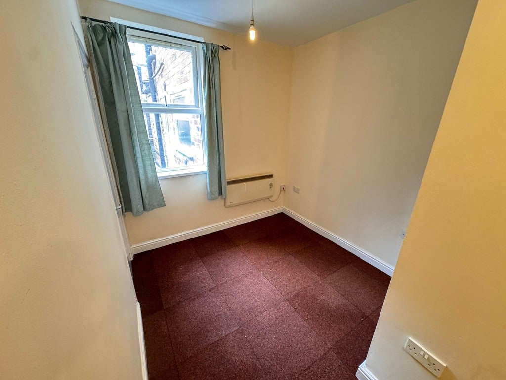 Flat Penn Road in Wolverhampton