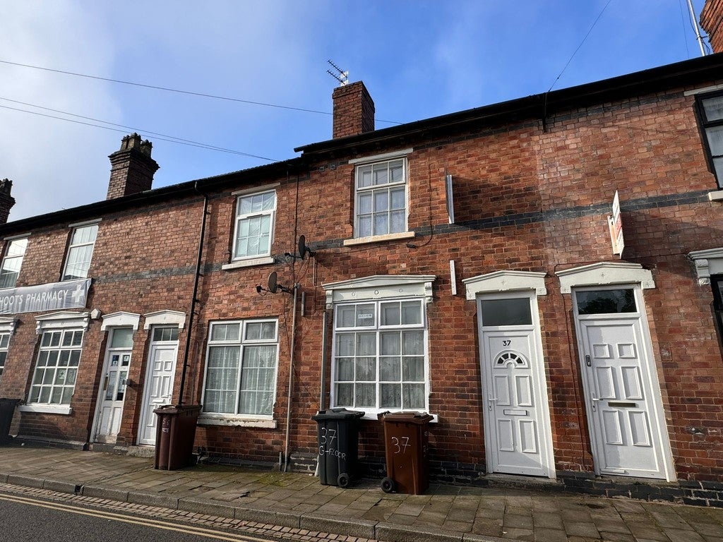 Flat Penn Road in Wolverhampton