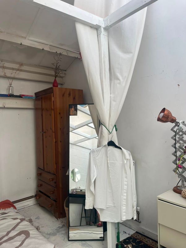 Room Dace Road in Greater London