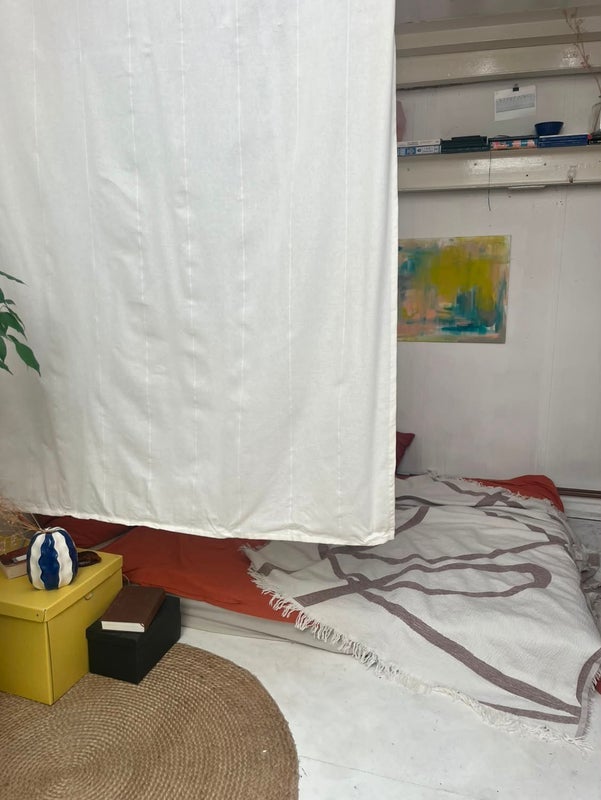 Room Dace Road in Greater London