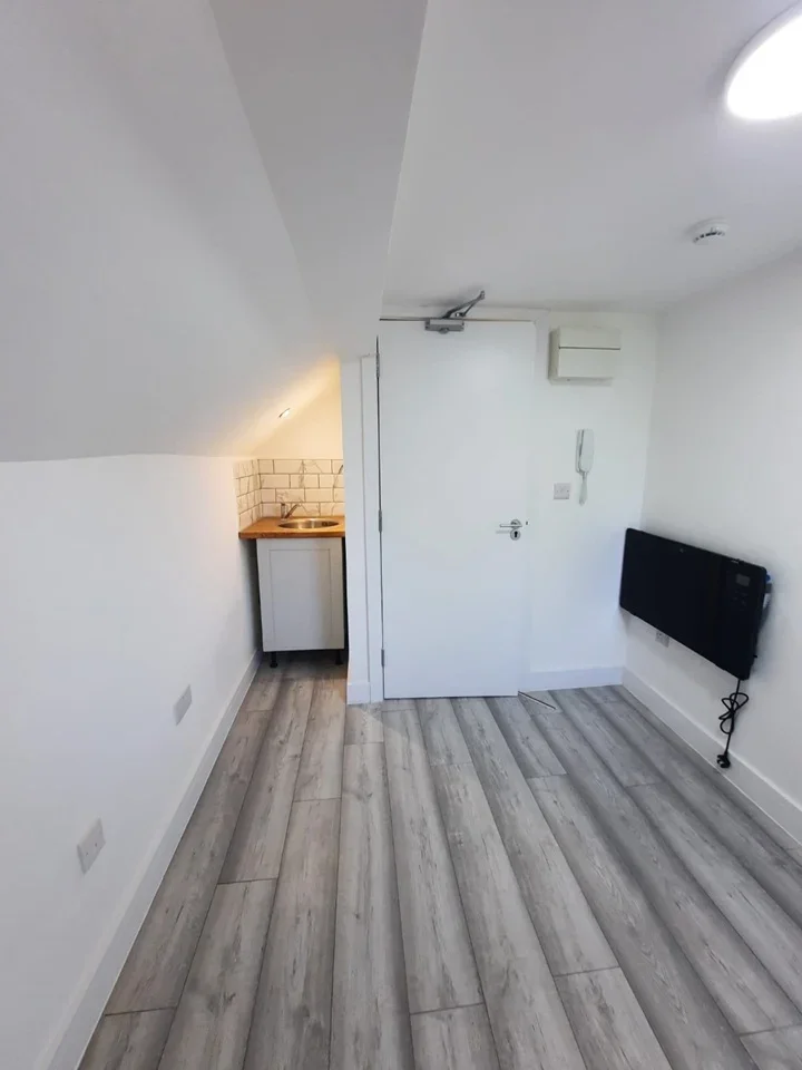Room A1000 in Greater London