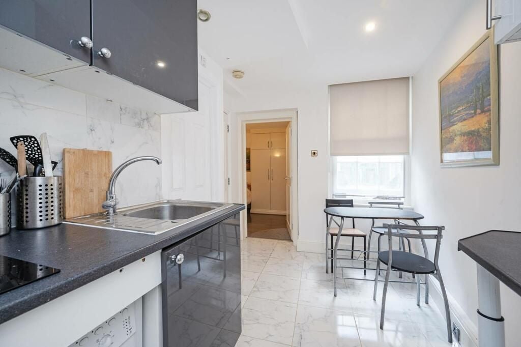 Flat Bishopsgate in City of London