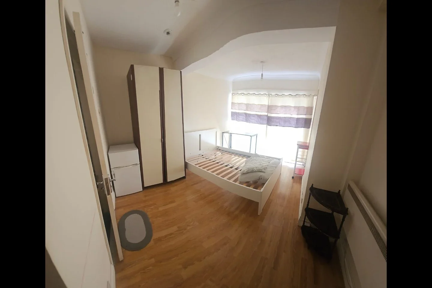 Room Carmelite Road in Greater London